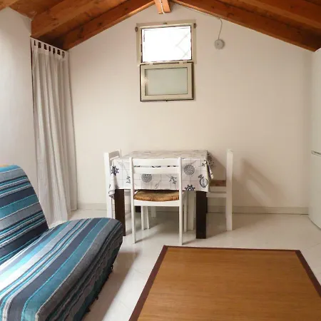 Deliziosa Mansarda Nel Quartiere Marina - Q8577 Apartment *