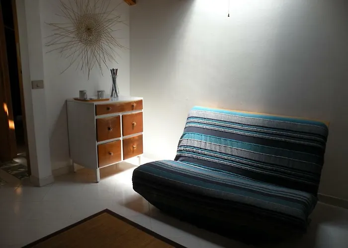 Deliziosa Mansarda Nel Quartiere Marina - Q8577