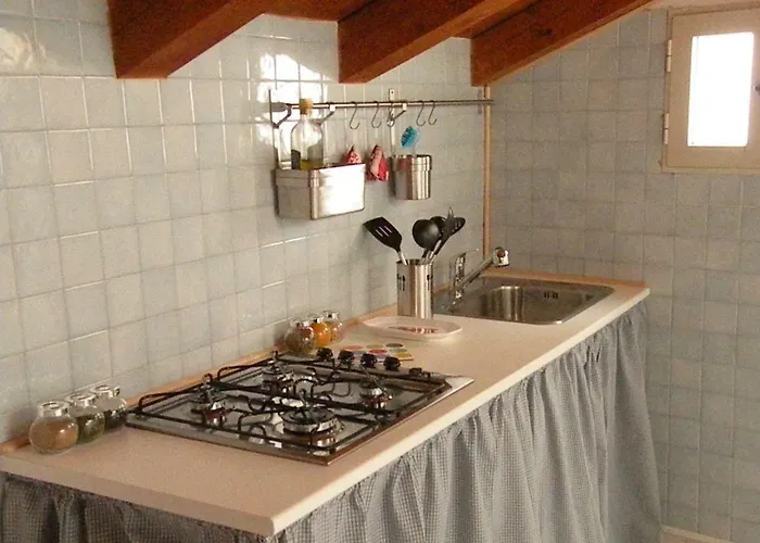 Apartment Deliziosa Mansarda Nel Quartiere Marina - Q8577