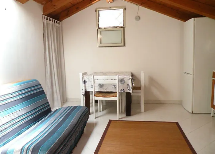 Deliziosa Mansarda Nel Quartiere Marina - Q8577 Apartment *